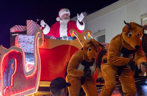 bridgeburg Santa Claus Parade image