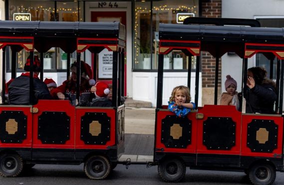 bridgeburg Santa Claus Parade image